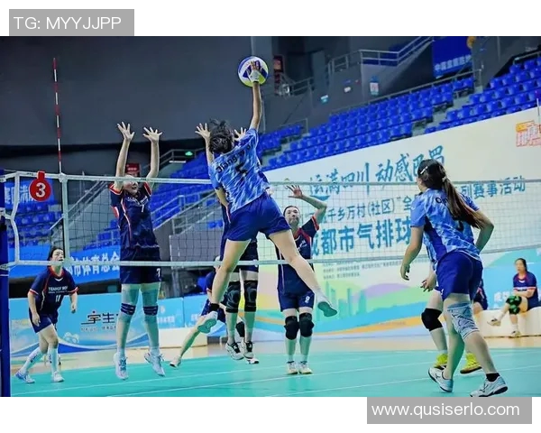 深入分析成都排球队整体压制打法的战术特点与应用效果