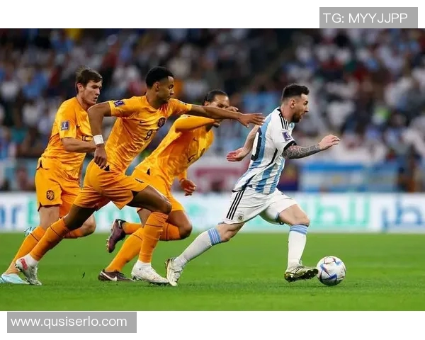 足球明星在赛场上的无奈瞬间与背后的辛酸故事