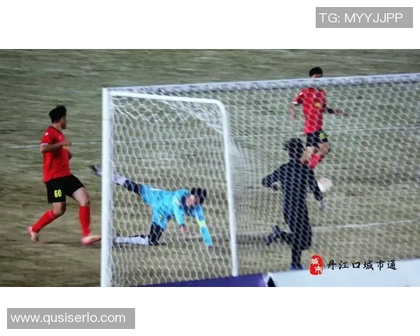 追忆那些在绿茵场上闪耀的足球明星们他们的灵魂已飞向天堂